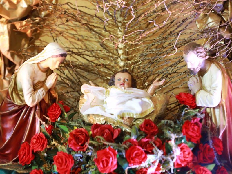 Milhares de fiéis participam da Santa Missa do Galo com Padre Reginaldo Manzotti