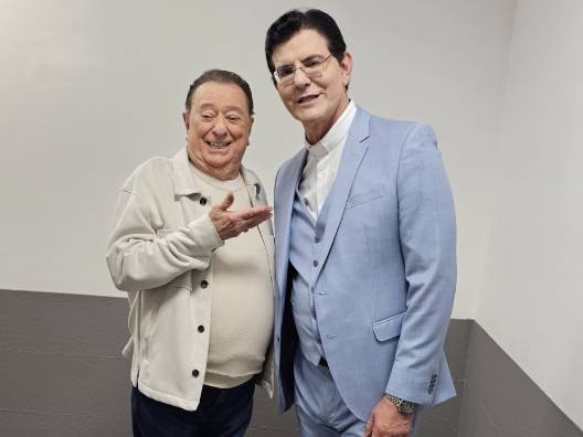 Padre Reginaldo participa do especial de final do ano do Raul Gil no SBT