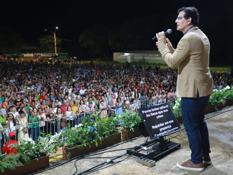 Milhares de fiéis participam do “Momento de Espiritualidade” com Padre Reginaldo Manzotti em Carmo do Cajuru