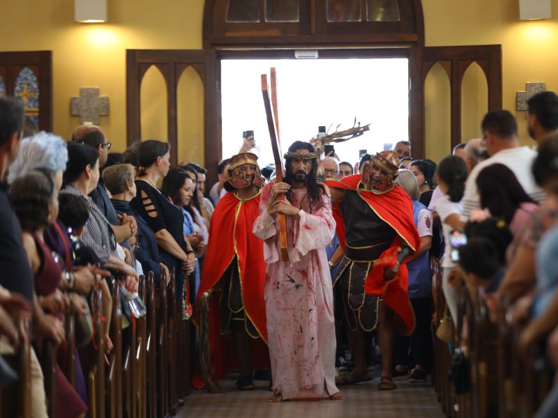 Padre Reginaldo Manzotti divulga a programação especial da Semana Santa