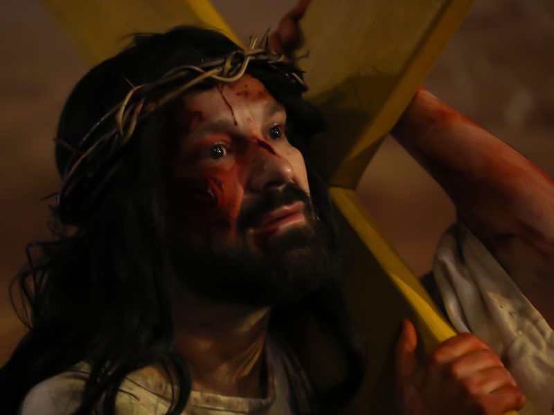 Procissão com encenação da Via Sacra foi o grande marco desta noite de sábado (27)