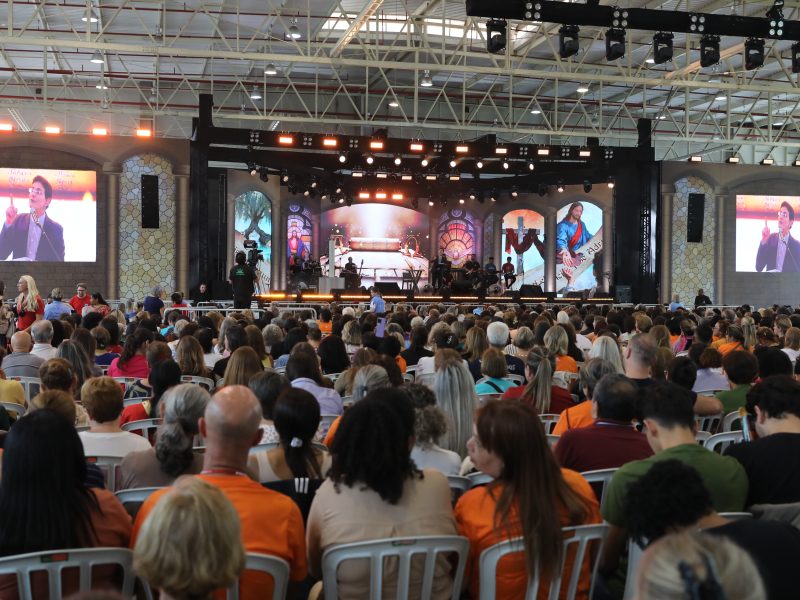 Padre Reginaldo Manzotti fala sobre “Curar as feridas que apagam as chamas”